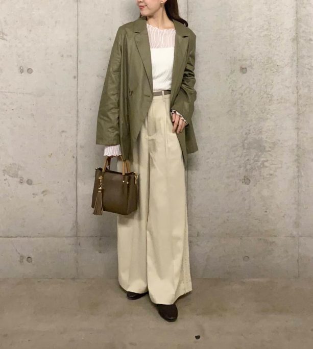 オフィスカジュアル　秋　女性