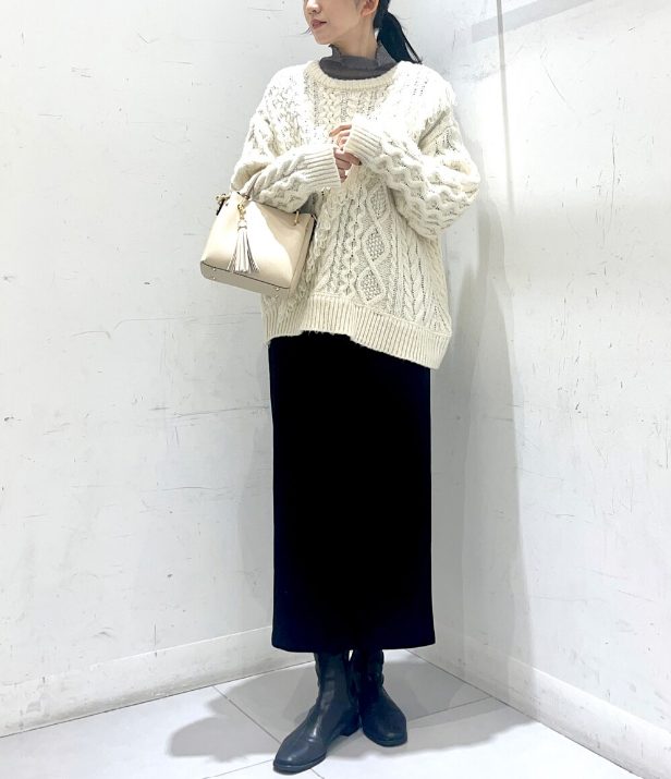 オフィスカジュアル　冬　女性